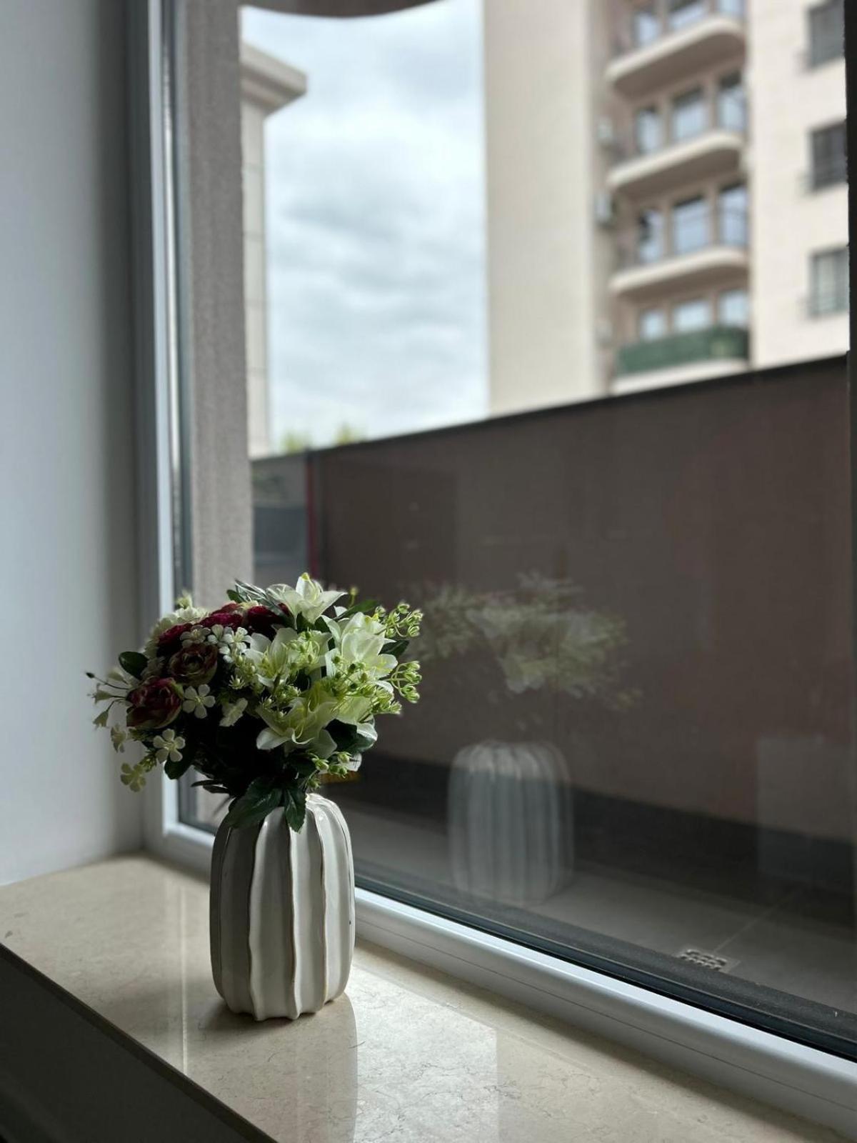 Summit Stay Apartment Bucarest Extérieur photo
