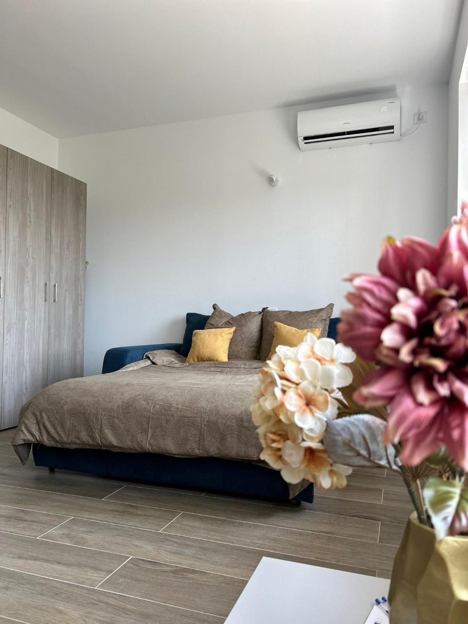 Summit Stay Apartment Bucarest Extérieur photo